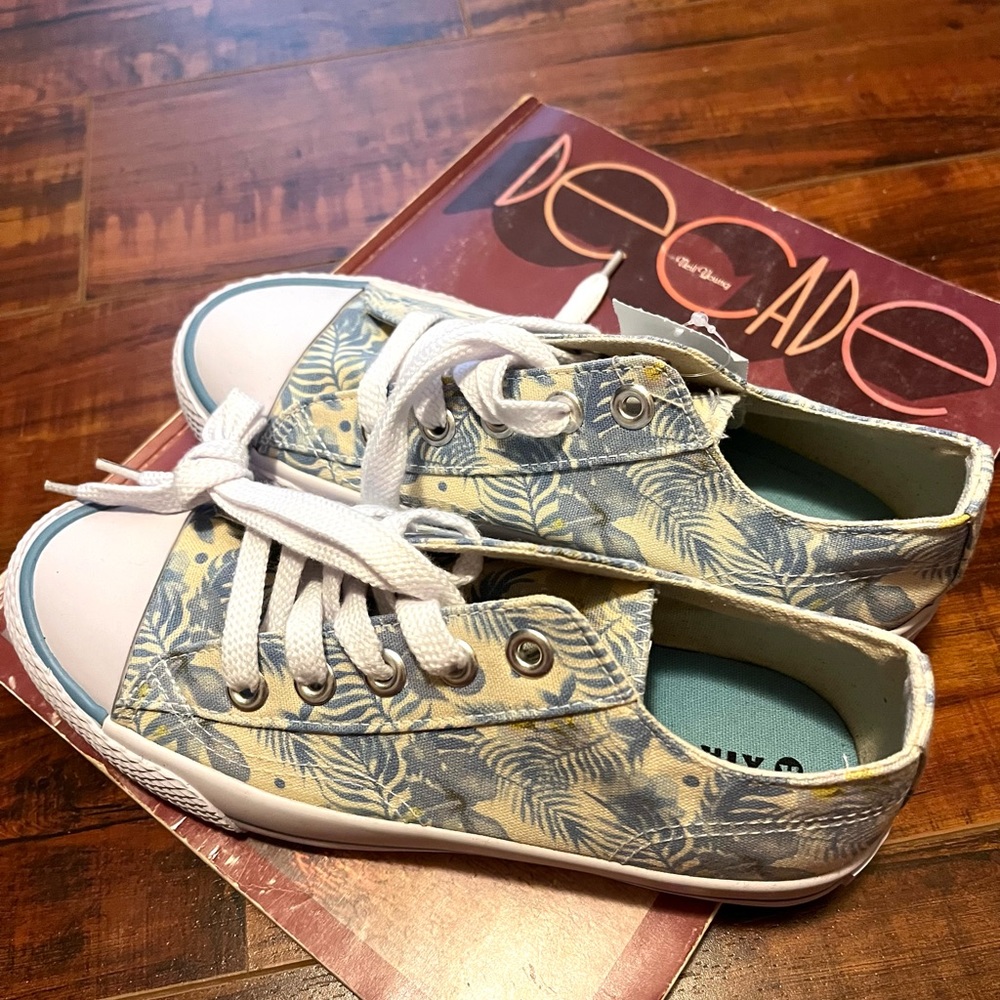 Ocean theme faux converse Airwalks